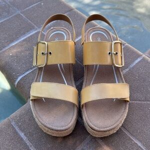 Aetrex “Vania” yellow sz 10 NEW